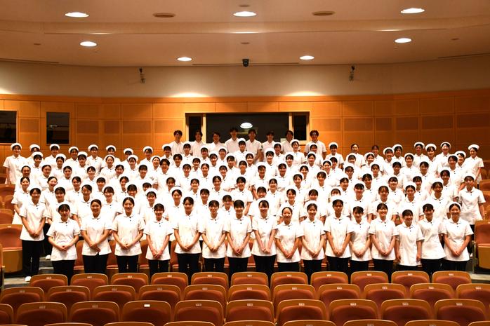 看護職を志す128名 決意新たに 令和8年度戴帽式を挙行
