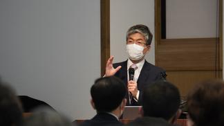 講演する小原先生