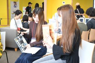 ゲームに参加する学生