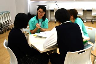 教員と学生による面談の様子