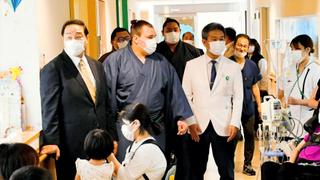 「久留米大学病院小児病棟にお相撲さんがやってきた！」