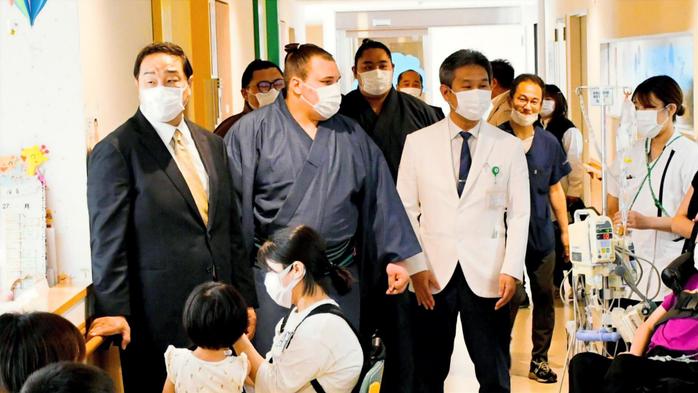 「久留米大学病院小児病棟にお相撲さんがやってきた！」