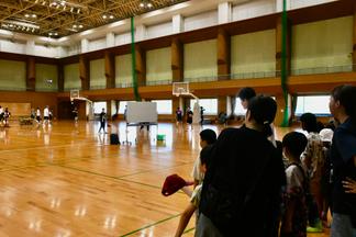体育の授業を見学