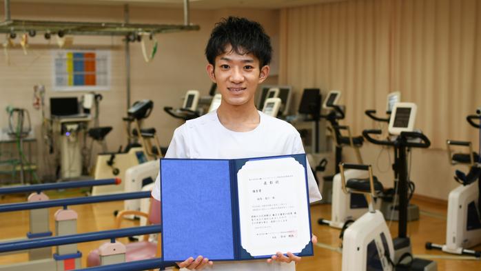 大学病院の福島理学療法士が日本心臓リハビリテーション学会九州支部地方会の優秀演題賞を受賞