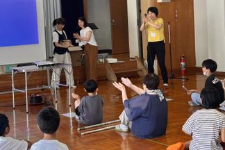 審査員（まちづくり振興会・コミュニティーセンター職員など）による審査が行われグループ別に表彰・参加賞授与