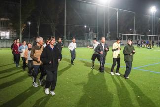 屋外に出てしりとりをしながらのスロージョギング