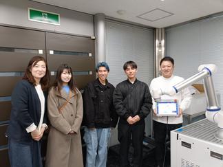 エリートロボットにて（日本法人代表の松井氏と）