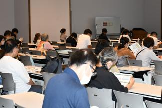 熱心にメモを取られる参加者の皆さん