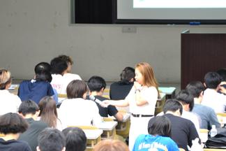 学生にインタビューしながら進めます