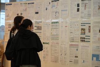 学習成果を紹介するポスター展示