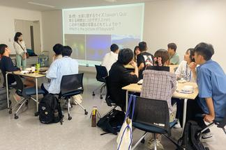 自己紹介、福岡県や台湾に関するクイズでアイスブレイク
