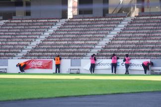 会場の設営も学生が支援