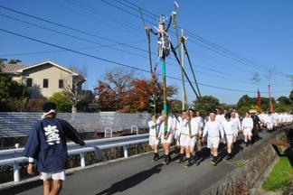 町内を駆け巡ります