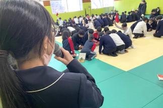 平野さんによる美しい朗詠