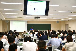 14名の教員が模擬授業を実施