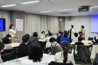 古村教授がフィードバックしながら議論を深めていきました