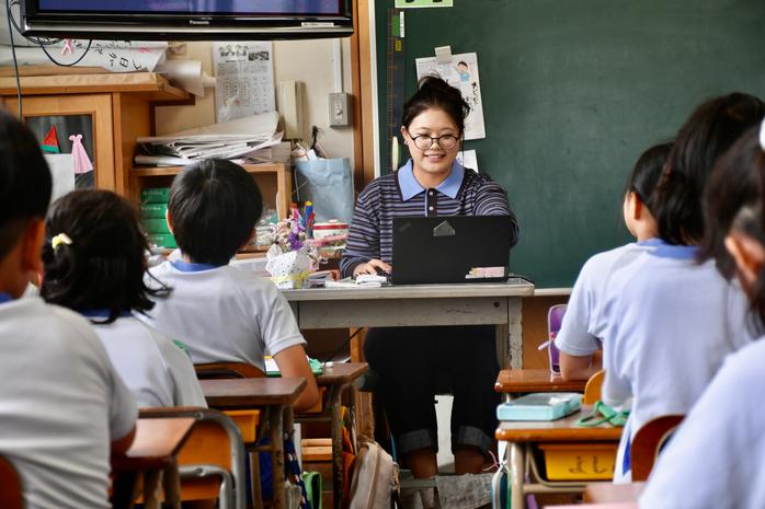 留学生3名が西国分小学校を訪問　中国の文化や学校生活を紹介