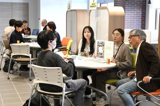昼休みには第１部「シゴトMEET」を開催
