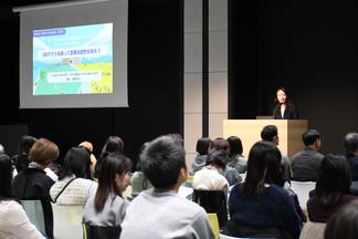 内分泌代謝内科 蓮澤講師による講演の様子