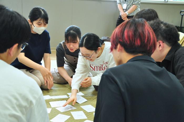 ジェンダーの学びを「かるた」で深める【文学部情報社会学科】