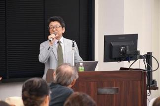 講演する田尻教授