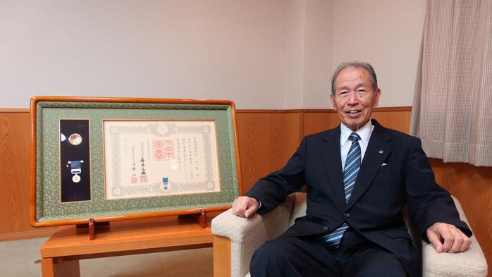 商学部卒業生、池田喜次さんが藍綬褒章を受章