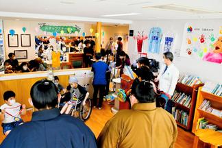 お相撲さんにメダルのプレゼント！