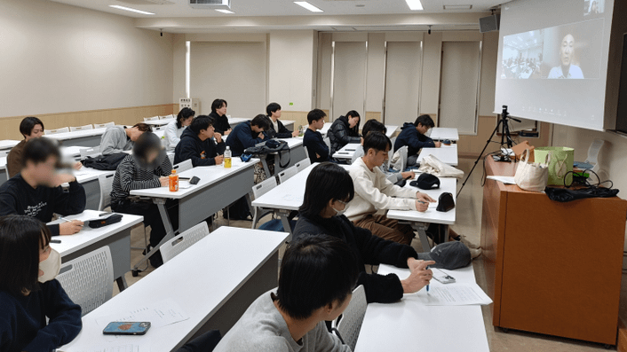 オンラインインタビューの様子