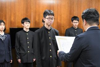 ケニス賞の授賞式は附設校で執行されました
