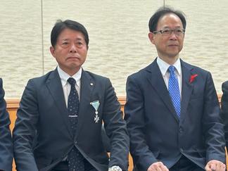 県庁での伝達式にて