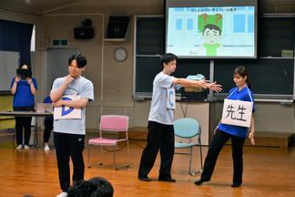 学校で友達の気になる行動を見て疑問を抱くDくん