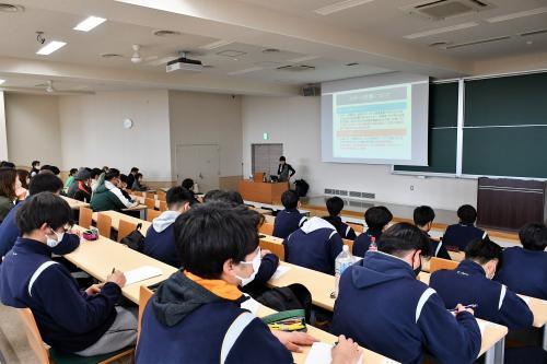 スポーツ栄養学に関する講演会を開催