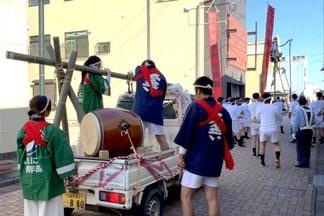 鉦と太鼓も重要な役割です　呼吸を合わせて