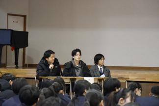 大学生がモデレーターとなり、選挙をサポート