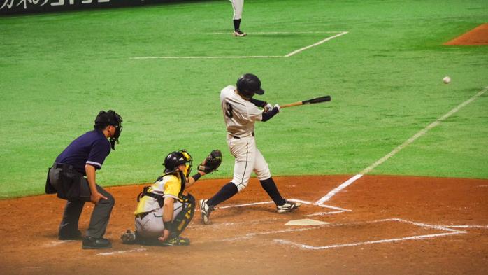 九州六大学野球 硬式野球部がドーム球場で躍動!