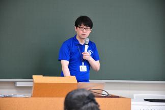 推薦入試面接のアドバイスをする小津先生