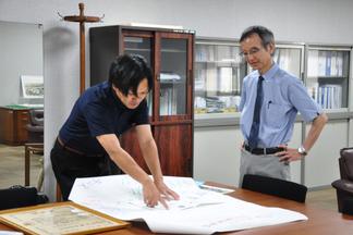 活動の説明する中島代表