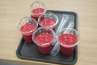 参加者に提供されたビーツスムージー