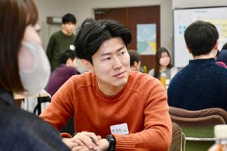 活発に意見を交わす参加者たち