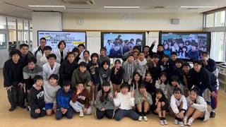 学生サークルteam.csvが沖縄と北海道の小学校をつないでプログラミングの授業を実施【商学部】