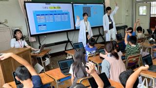 学生サークルteam.csvが福岡市の小学校でプログラミングの授業を実施【商学部】