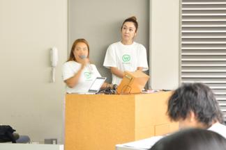 講師を務める（左）阿久津有美氏、（右）中島朋子氏