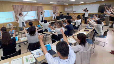 低学年向け授業の様子(正解したらみんなでGood Job!)