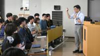 1年生から学ぶ心の苦しみに寄り添う姿勢【医学科：医療プロフェッショナリズム特別講義】