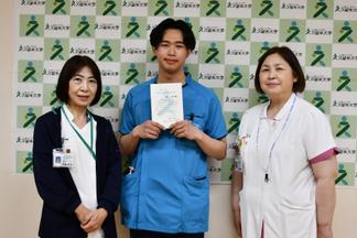 山本看護部長（左）、谷川看護師長（右）から祝辞をいただきました