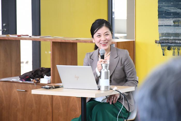 「法学部カフェ～卒業生と話そう～」を開催ー世界で活躍する卒業生、篠崎香子教授を迎えて