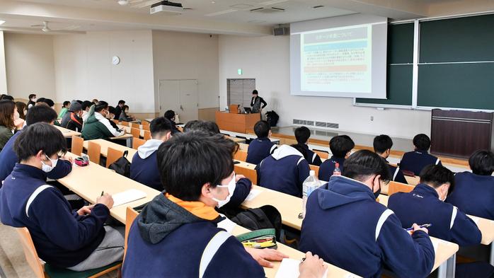 スポーツ栄養学に関する講演会を開催しました
