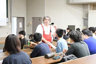 具体的な方法をわかりやすく伝えるイヴ氏