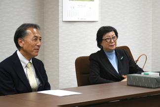 時折、与小田教授が翻訳されました