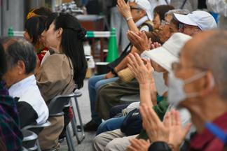 応援で盛り上がる会場の様子